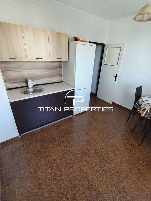 Тристаен апартамент в ж.к Възраждане