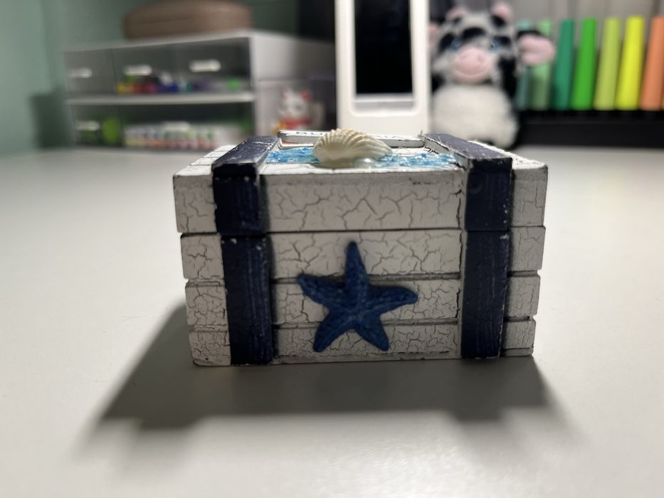 Комплект от органайзер за обеци и малка кутийка за бижута с подарък !!