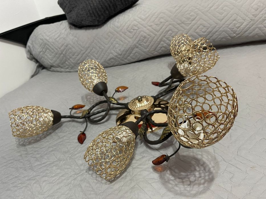 Lustra moderna cu 6 brațe