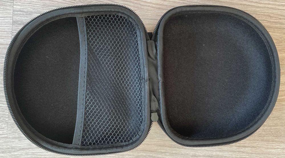 Нови безжични слушалки JBL LIVE400 BT On-Ear + подарък калъф