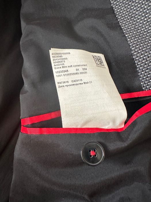 Costum barbatesc Hugo Boss