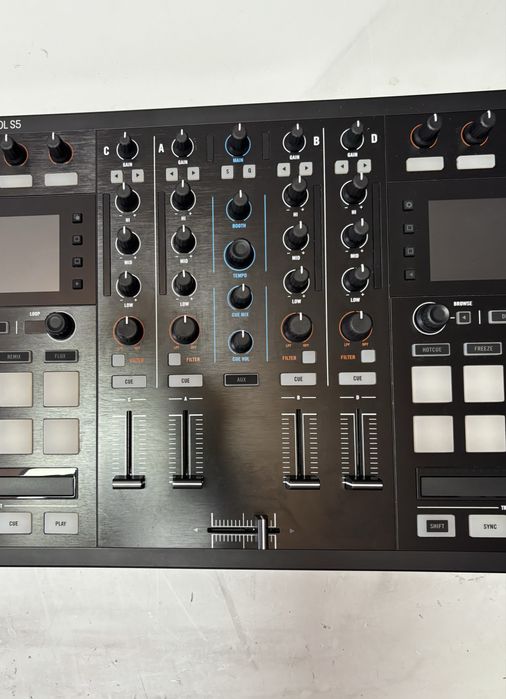 Consola DJ Traktor KONTROL S5
