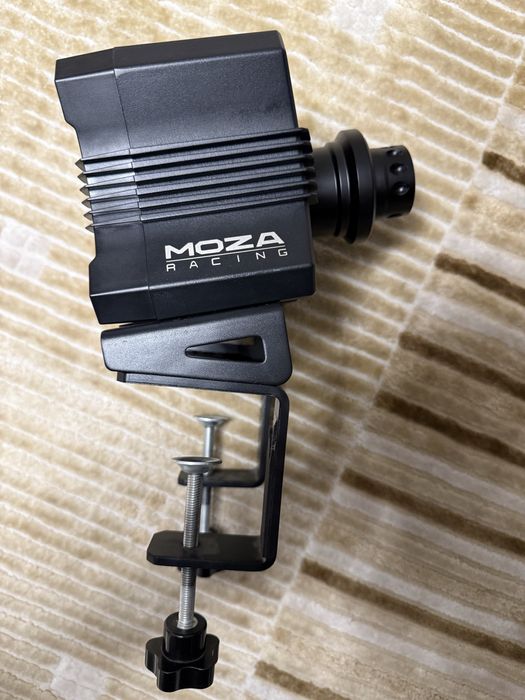 Игровой руль Moza r5