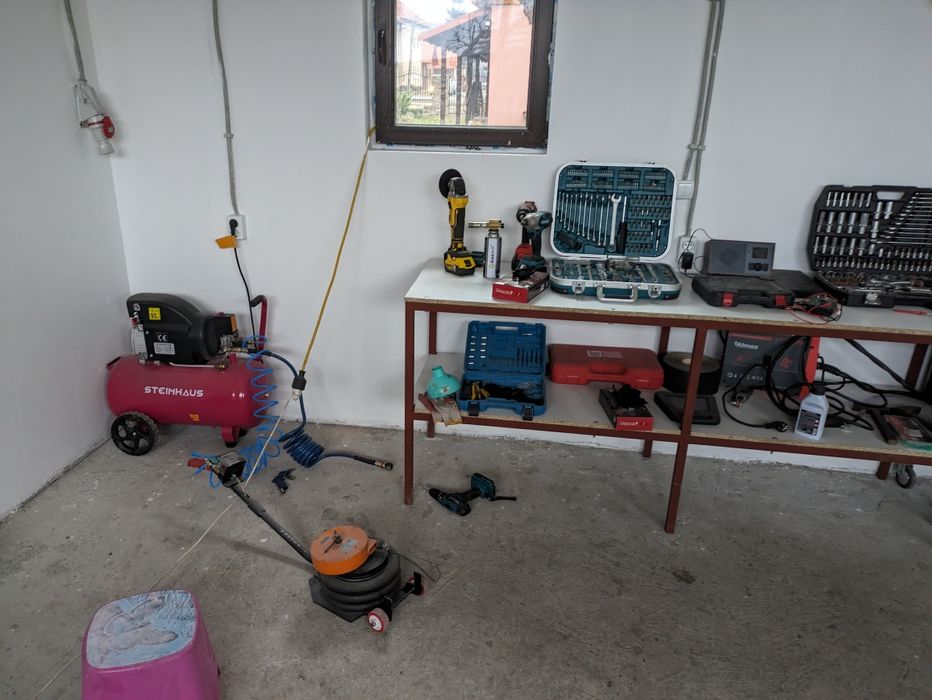 Dau spre închiriere Atelier Auto