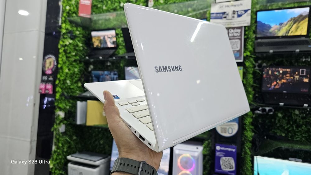 SAMSUNG - энг ишончли ноутбук!  Ишлаганда тез ва кулай енгил!
