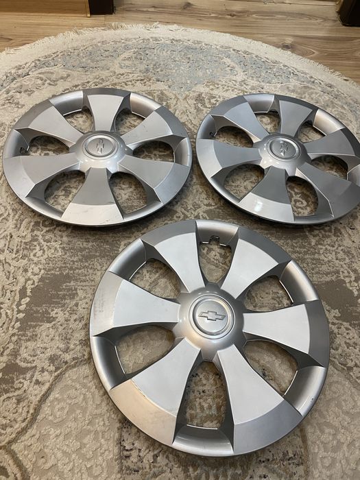 Продам колпаки размер на 15,ветровики на шевроле нексию