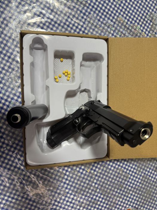 Пистолет airsoft gun