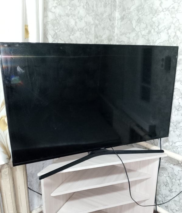 Диван софа. Телевизор