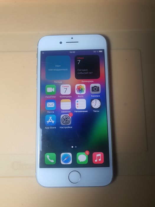 Iphone 8 (64gb) 25000