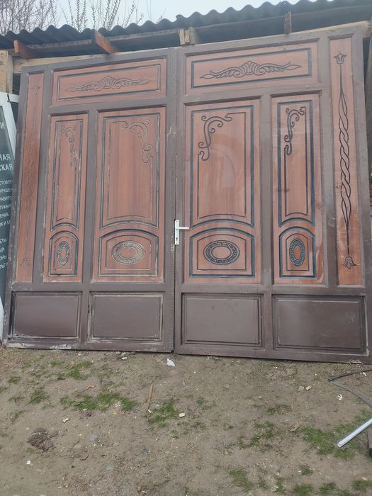 Темир дарвоза срочно сотилади