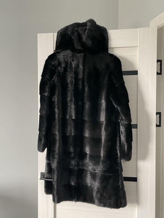 Продам натуральную шубу.