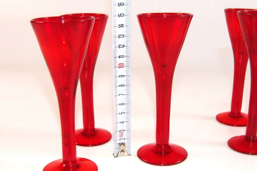 Set 5 pahare cu picior pt bauturi selecte, Made in Sweden, ABSOLUT NOI