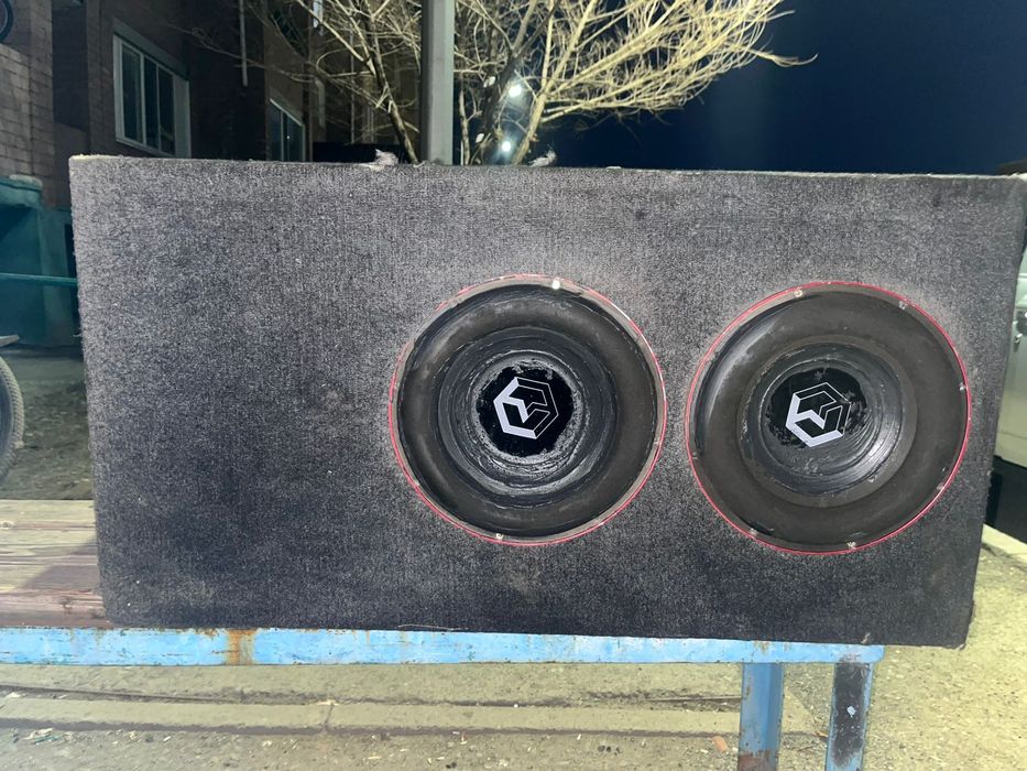 Автомобильный сабвуфер