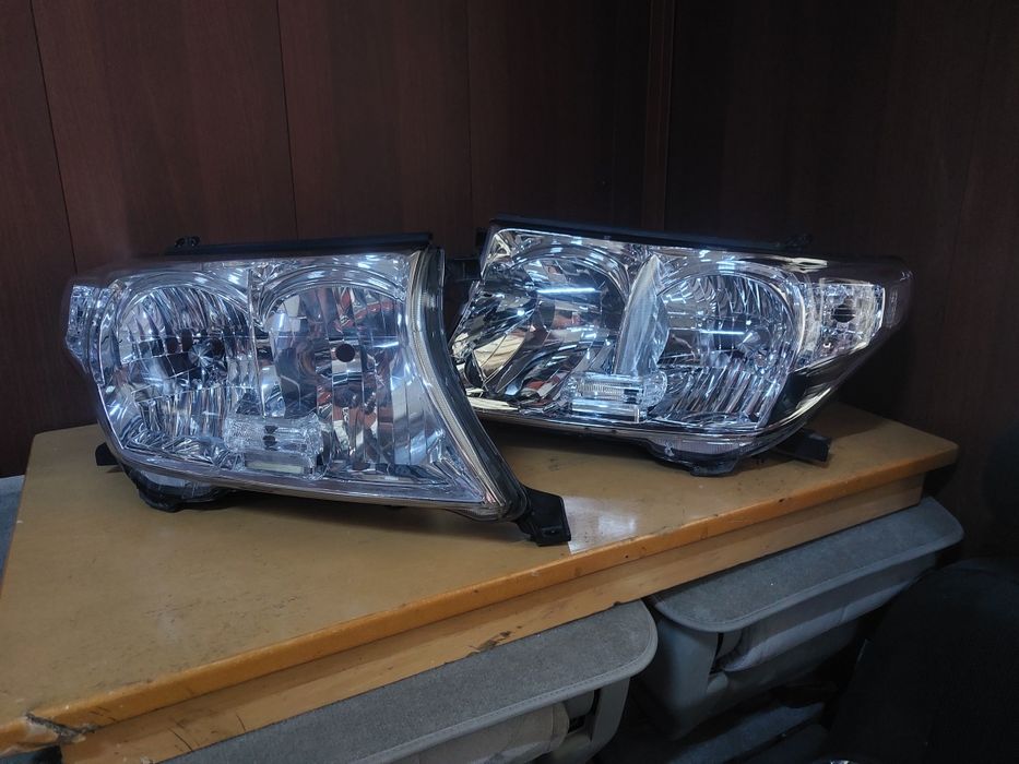 Фары Лэнд Крузер 200