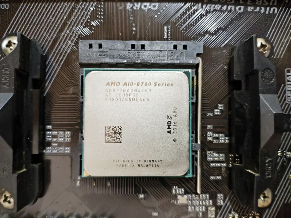 Kit AM4 Placă de Bază Gigabyte GA-A320M-S2H + Procesor AMD A10-8770 + Cooler