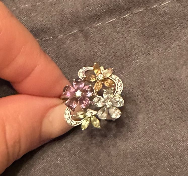 Продам набор из серебра и самоцветов