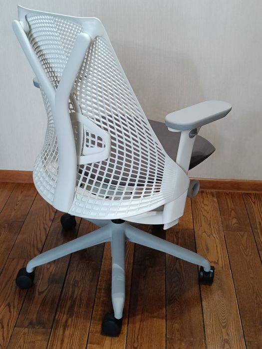 Кресло Herman Miller Sayl