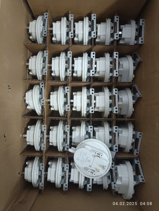 Двухконтурный котёл запчасти насос Расширительный бачок бак wilo duca