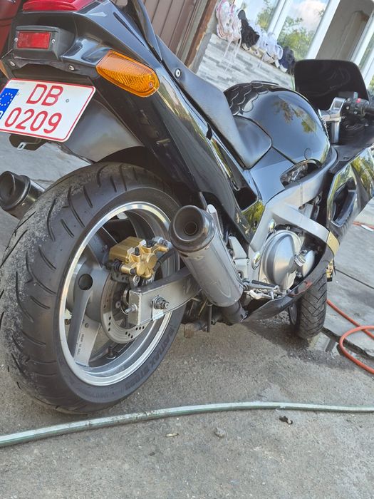 Kawasaki ZZR  600