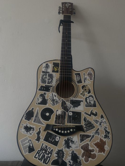 Акустическая гитара