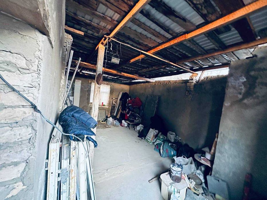 Продаю свой торцевой участок 3,5 сотки на стадии (строительство 40%)