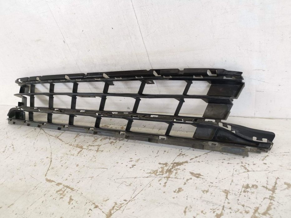 Grila Inferioara Volkswagen VW  Passat B8 [2014 - 2020] Originala Avar