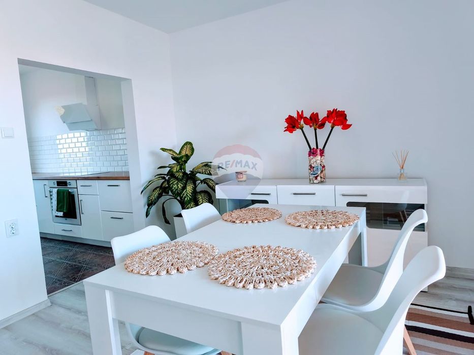 Продава се Къща в с. Царичино, Област Добрич - 267 кв.м за 581 €/кв.м - Снимка #8