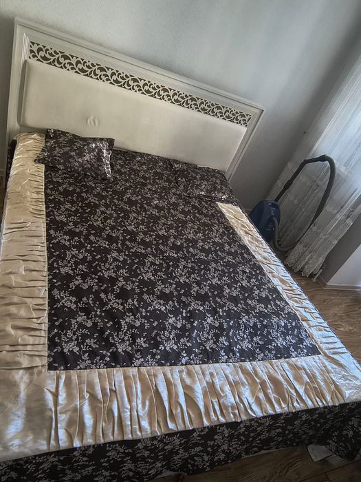 Продам спальний гарнитур