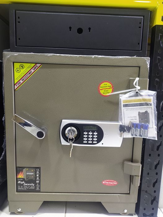 Сейфы огне упорные, взломостойкие, толстостенные.