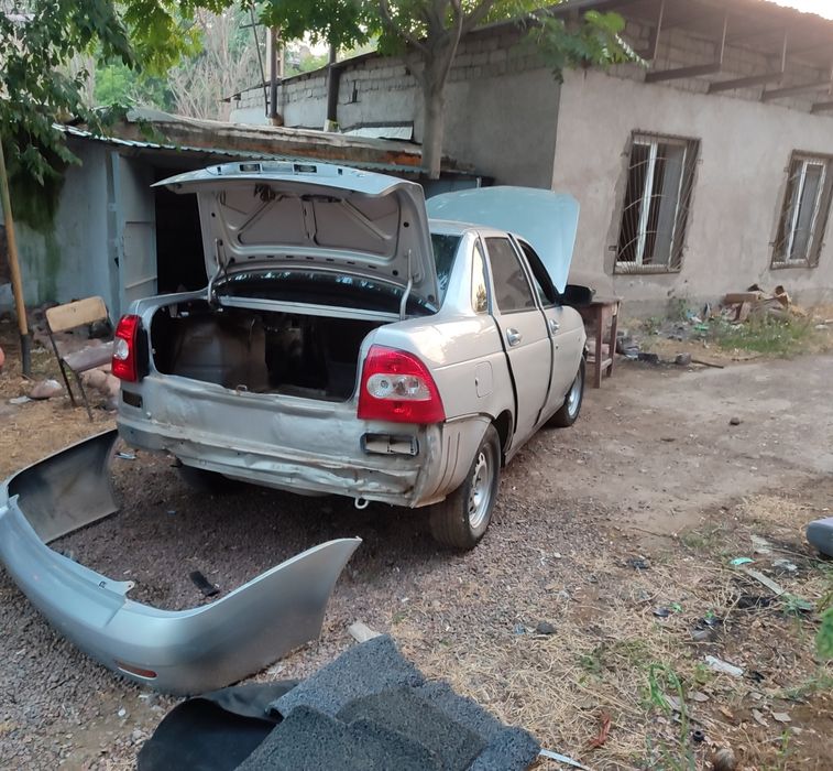 Приора на  запчасти