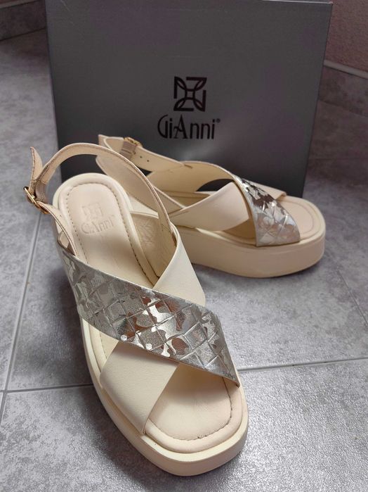 Сандали  на GiAnni