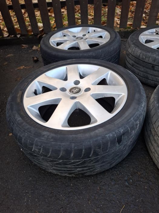 Vând roti Ford cu cauciucuri de vara