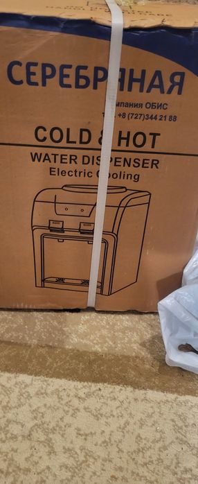 Кулер диспансер для вода новый