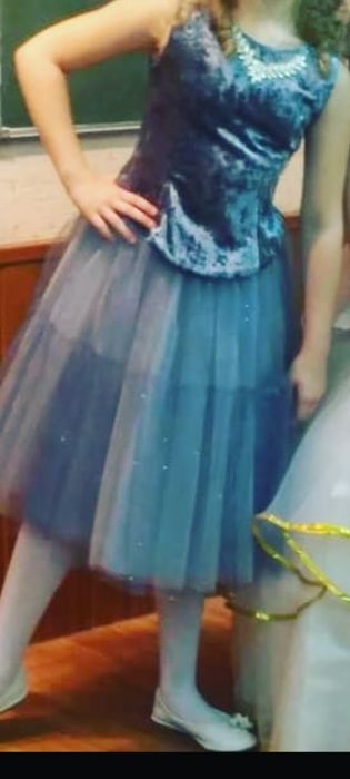 Платье нарядное для подростка