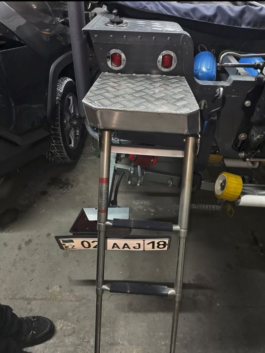 Лодка с прицепом