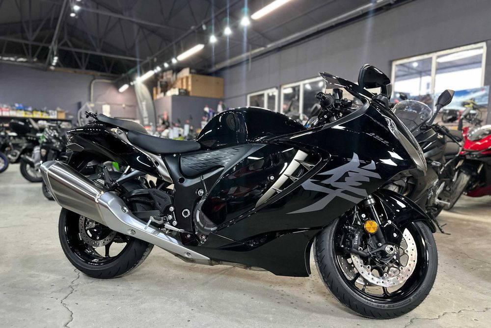 Suzuki Hayabusa GSX-R 1300 R - Suzuki Constanta by EST BIKE