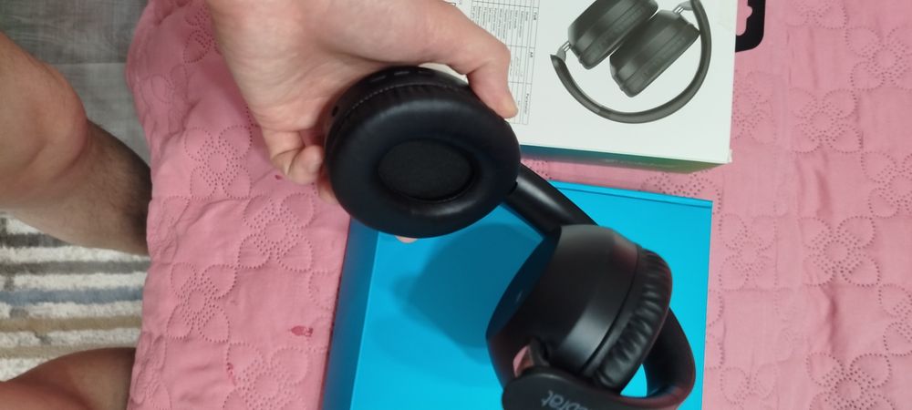 Продам новые наушники