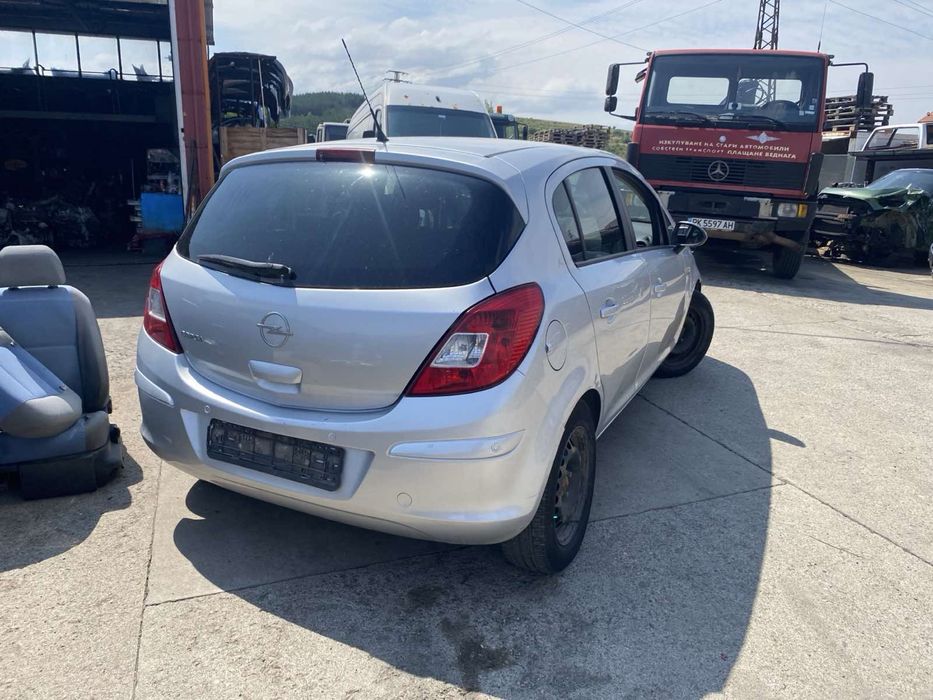 Opel Corsa 1.2 НА ЧАСТИ
