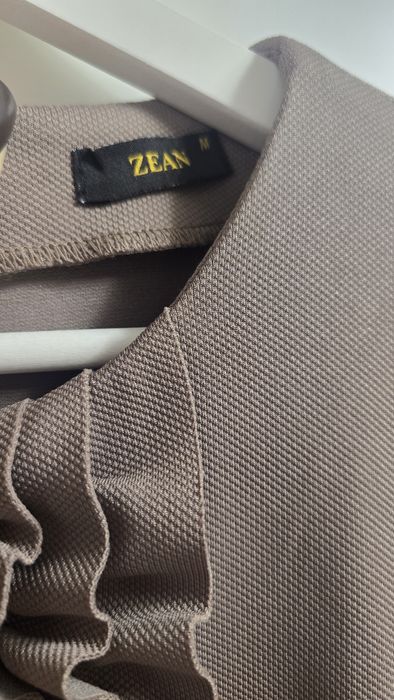 Rochie zean detaliu umeri