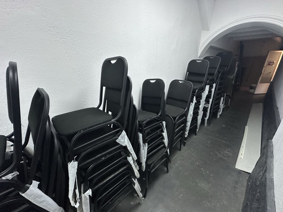 Qora stullar ofis, uy va xo’jalik uchun