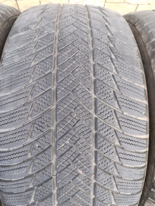 Зимни гуми Bridgestone 275/45/20 RFT