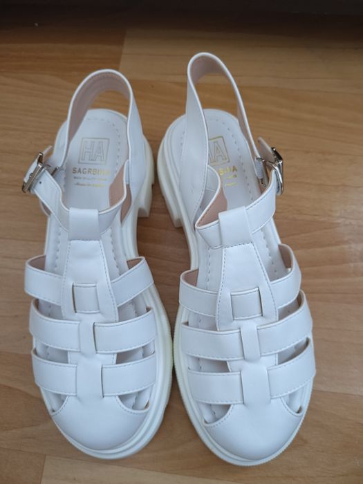 Сандали летние,новые