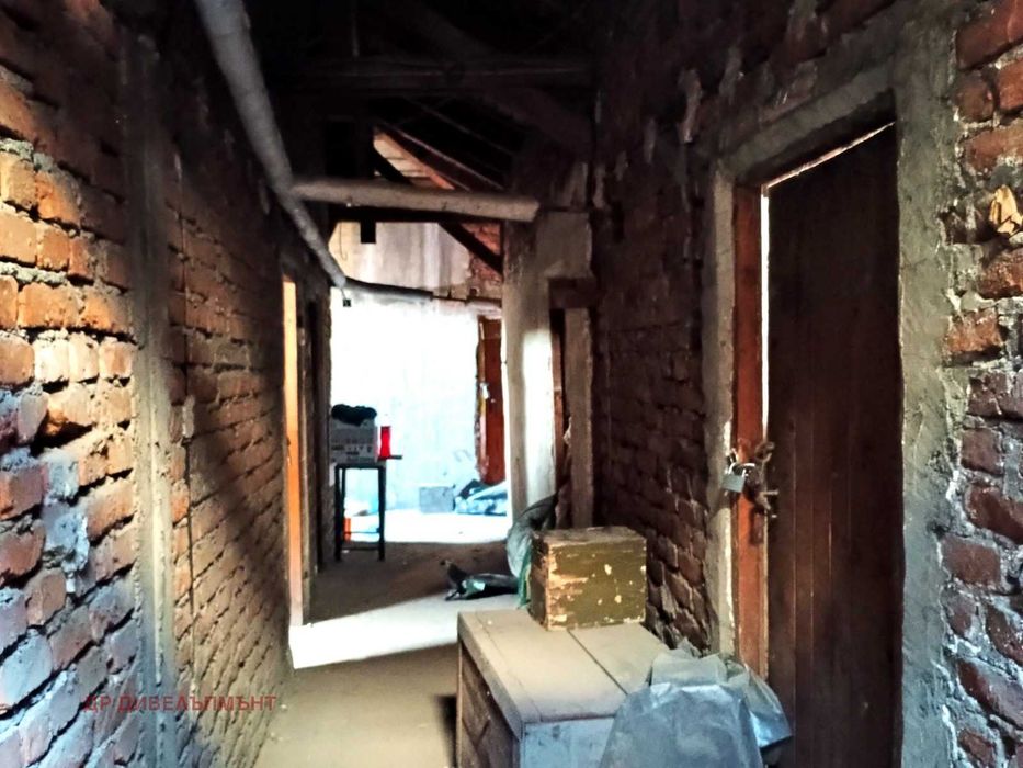 Продава се Тристаен апартамент в София, Център - 94 кв.м за 2978 €/кв.м - Снимка #15