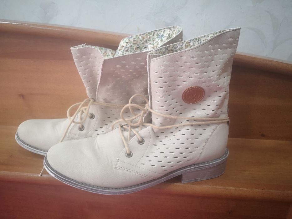 Продам ботинки демисезонные. Европа