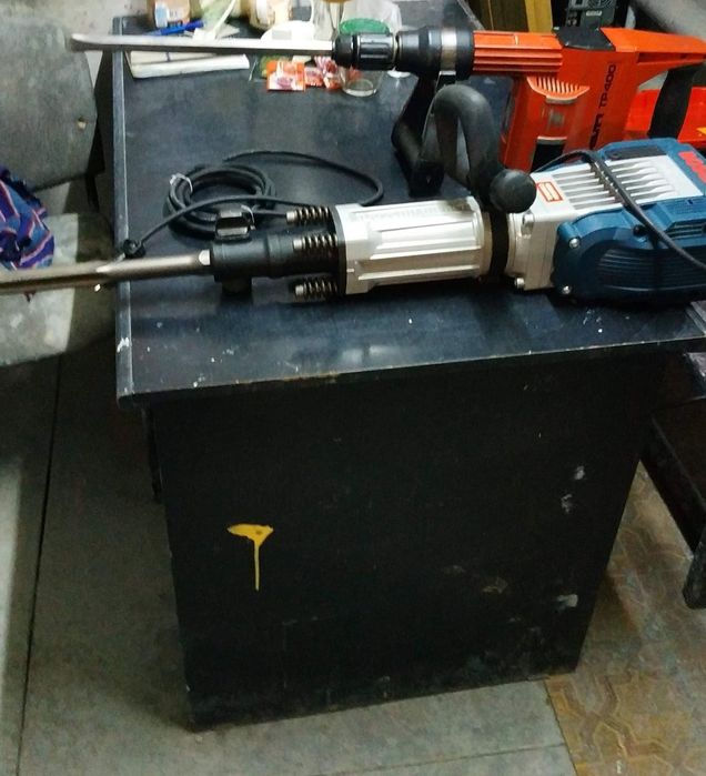 Отбойник срочно сотилади