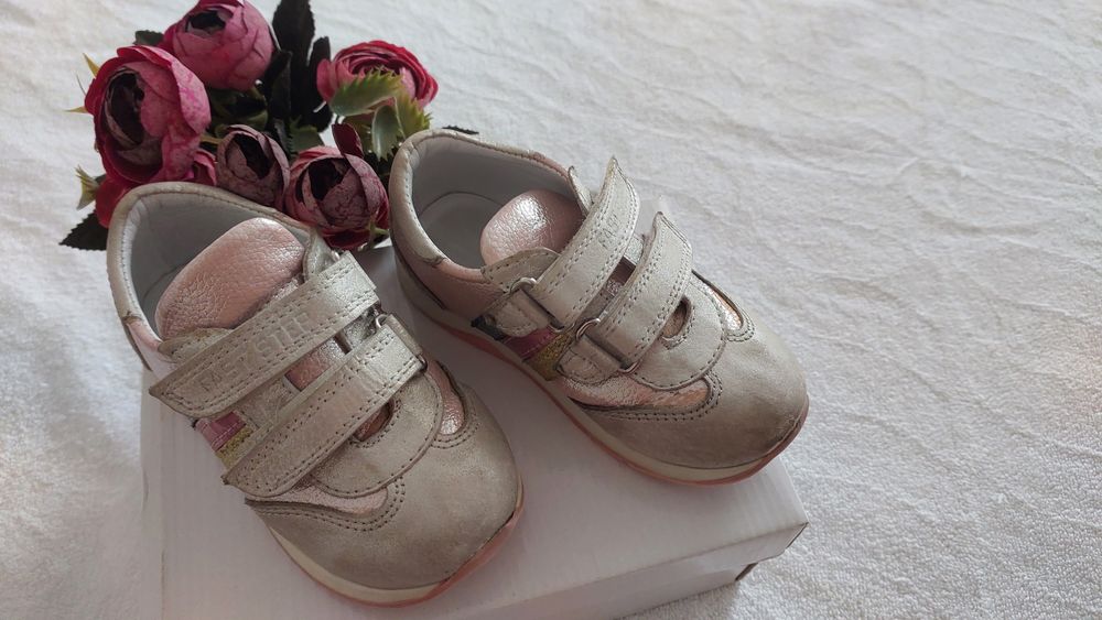 Кроссовки кожа для девочки 24 размер