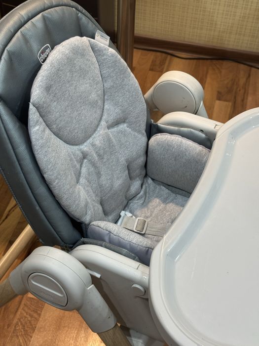Продается детский стул Chicco