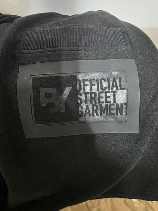 Bermude official street garment made by society