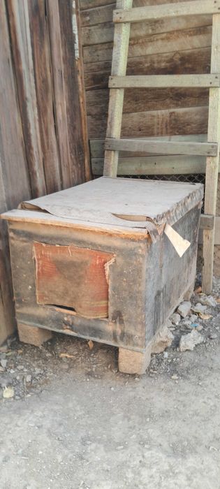 ДАРОМ 1 Большая и 3 средние Собачья Конура Собачьи Домики забирать все