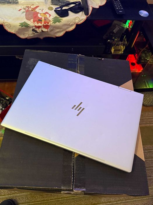 HP Envy x360 15.6” / i7 Gen. 8 / 12GB RAM / SSD 128GB – Vând/Schimb